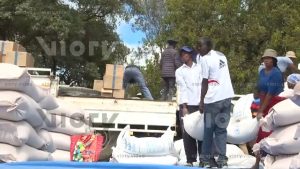 Zimbabweans Receives Food Aid 