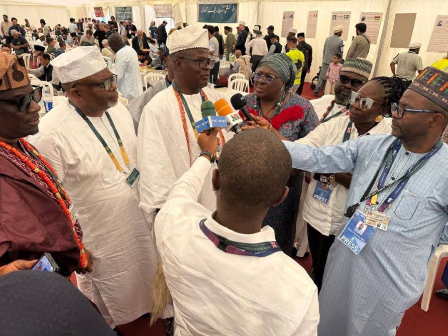 OLU OF ILARO @AHMADIYYA CONFERENCE IN LONDON